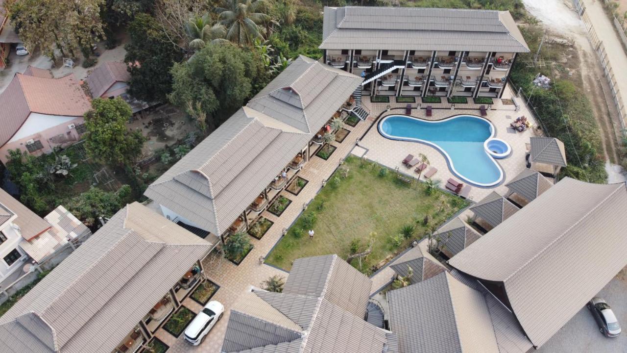 Vang Vieng Diamond Resort Exterior photo